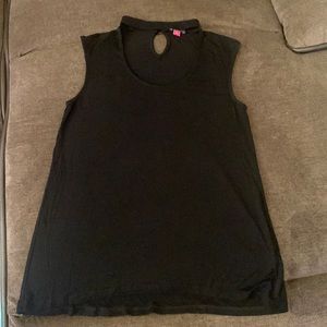 Vince Camuto Peephole Top